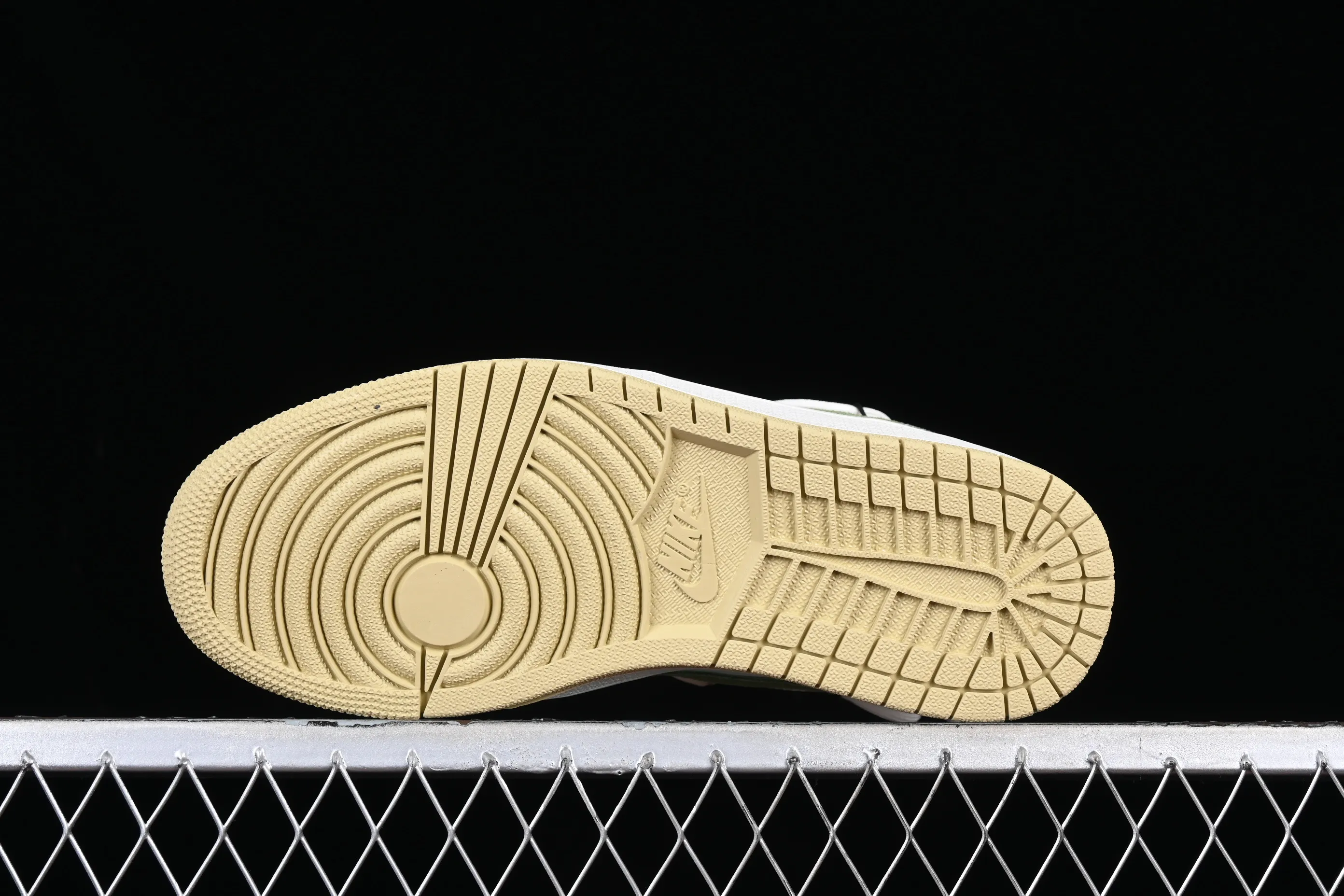 All categories Air Jordan Jordan series basketball shoes Air Jordan 1 Low Z version Air Jordan 1 Low AJ1 Joe 1 fresh green strap deconstruction low-top basketball shoes FD9906-131